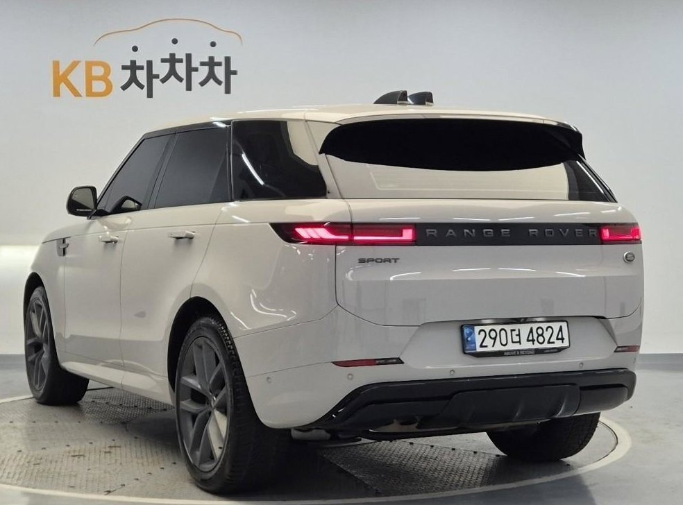 랜드로버 레인지로버 스포츠 D300 HSE 다이나믹 사진 2