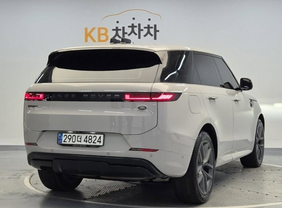 랜드로버 레인지로버 스포츠 D300 HSE 다이나믹 사진 3