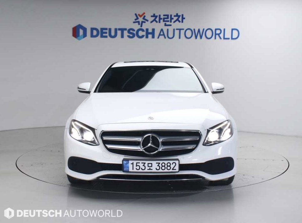 벤츠 E 클래스 E220d 아방가르드