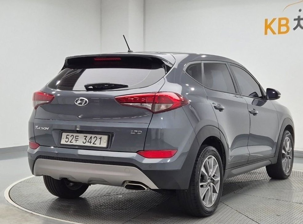 현대 투싼 디젤 1.7 2WD 사진 3
