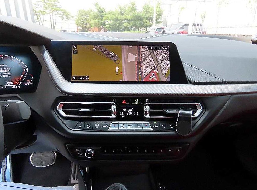 BMW 2시리즈 M235i xDrive 사진 14