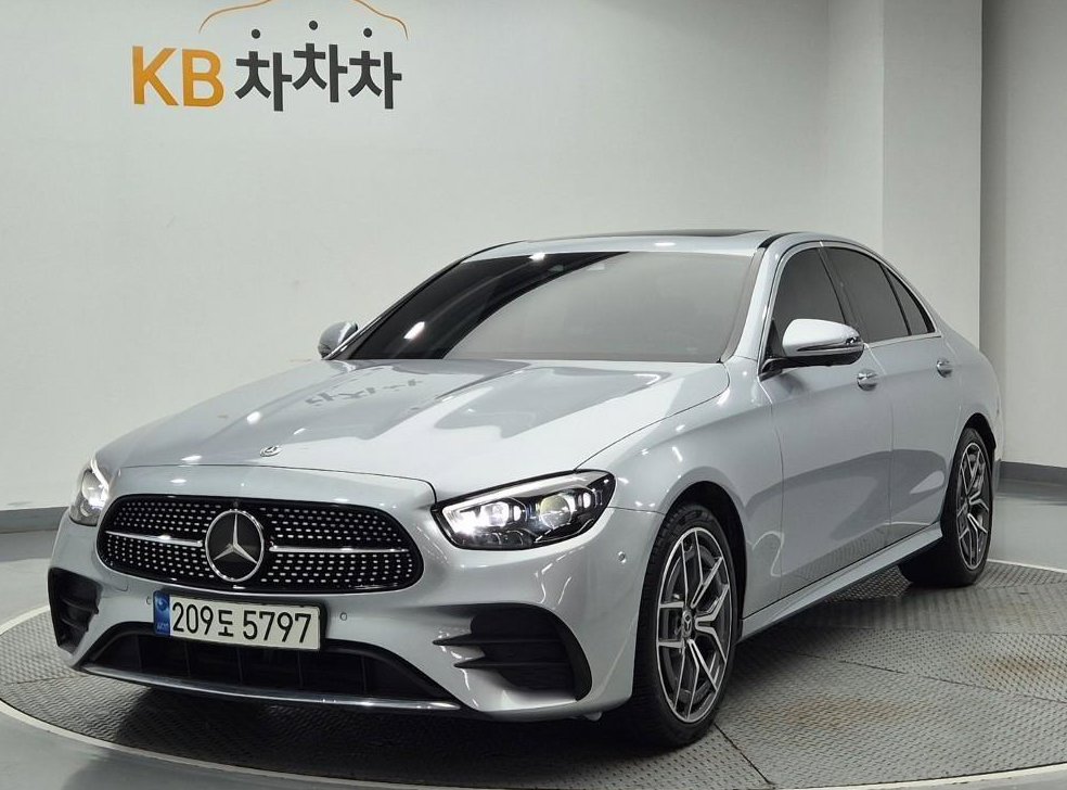 벤츠 E 클래스 E220d 4MATIC AMG라인