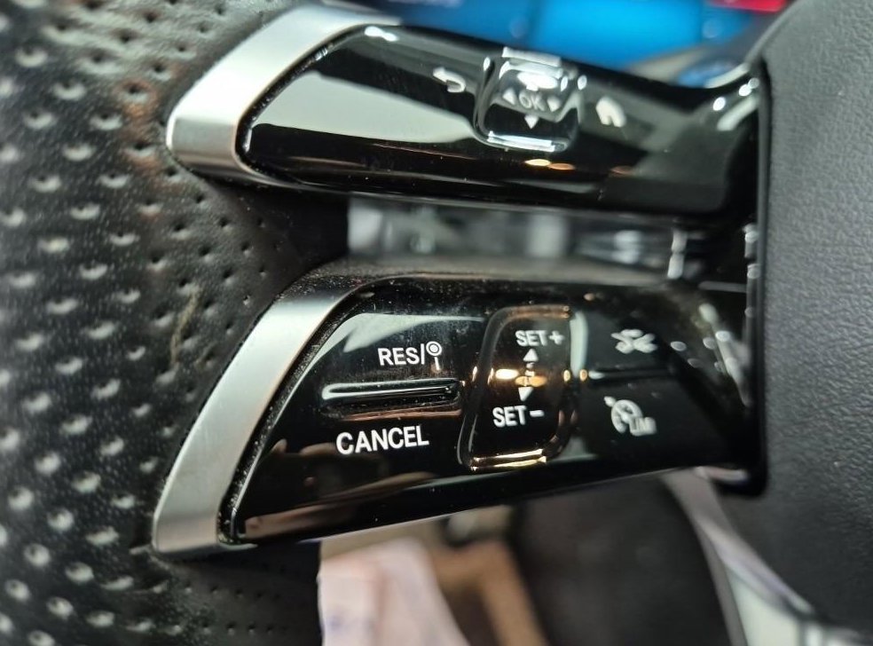 벤츠 E 클래스 E220d 4MATIC AMG라인 사진 16