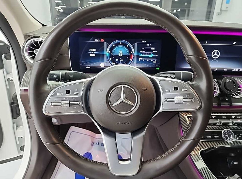 벤츠 CLS 클래스 CLS 300d AMG Line 사진 9