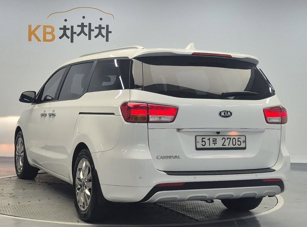 기아 카니발 디젤 9인승 프레스티지 사진 2