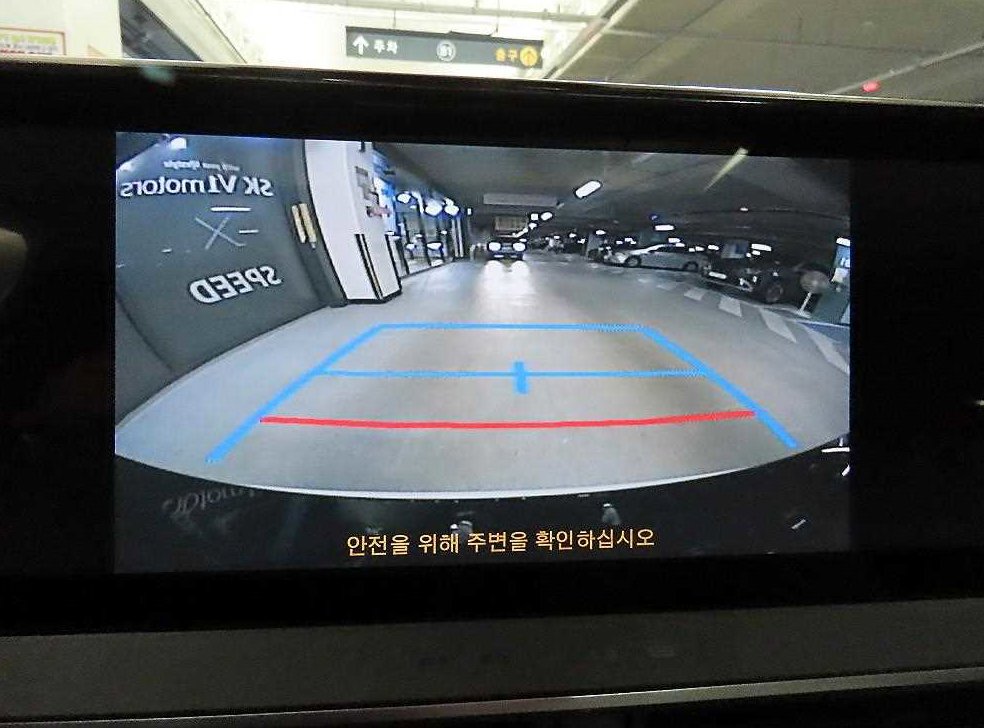 토요타 프리우스 2.0 HEV XLE 사진 15