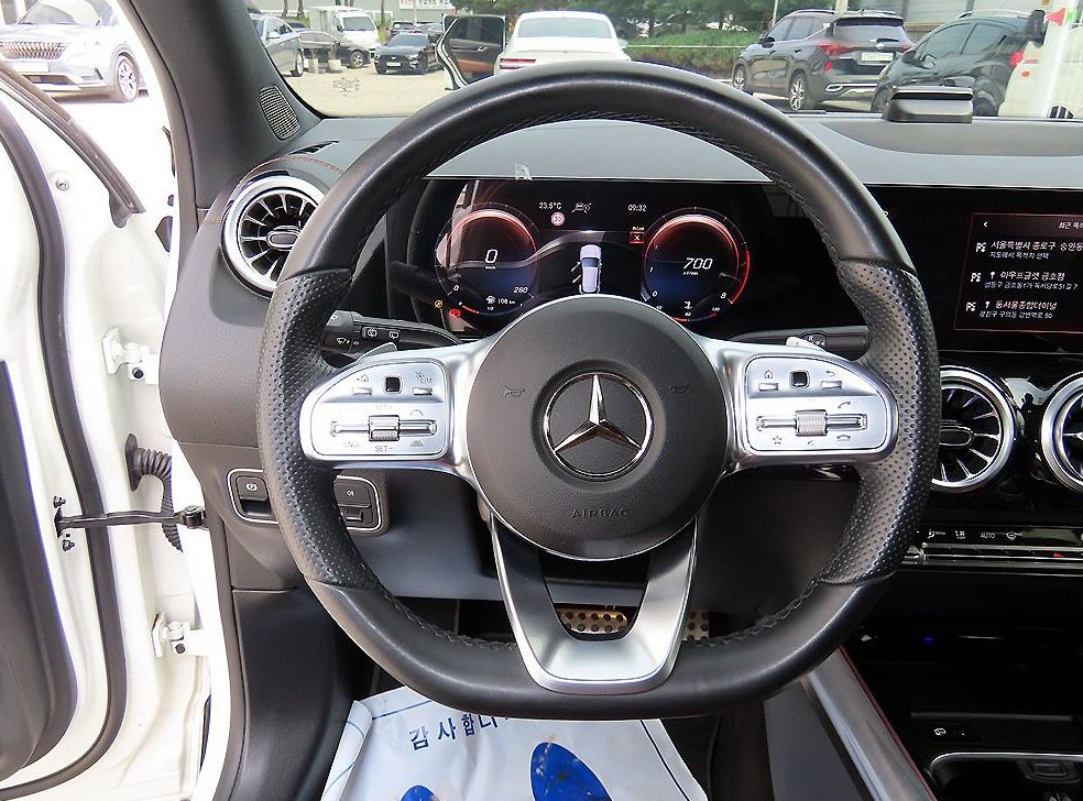 벤츠 GLA 클래스 GLA250 4MATIC 사진 8