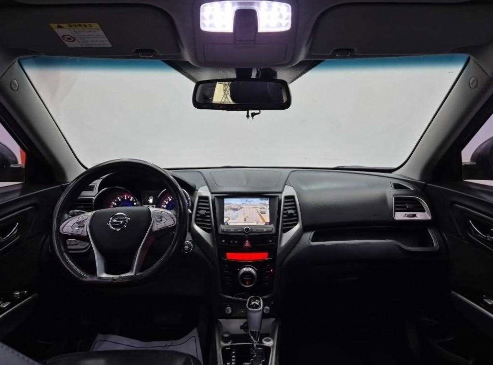 KG모빌리티(쌍용)  티볼리 가솔린 2WD 1.6 LX 사진 7
