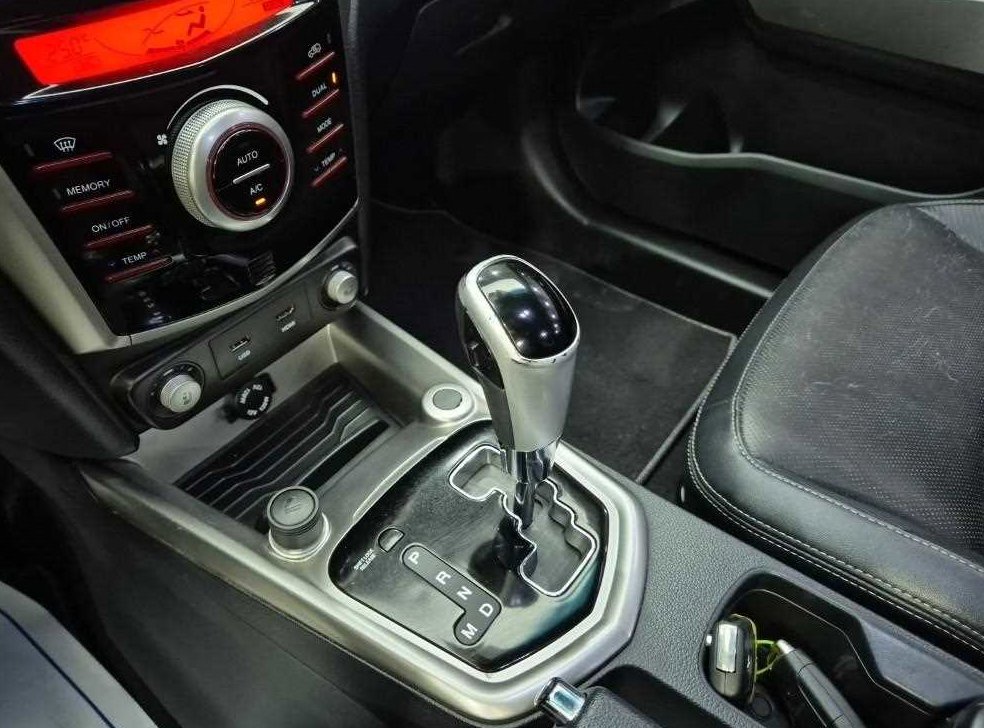 KG모빌리티(쌍용)  티볼리 가솔린 2WD 1.6 LX 사진 8