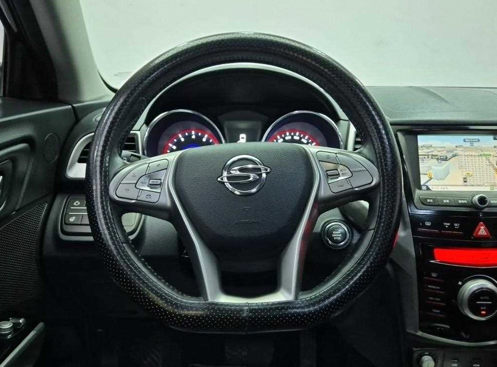 KG모빌리티(쌍용)  티볼리 가솔린 2WD 1.6 LX 사진 9
