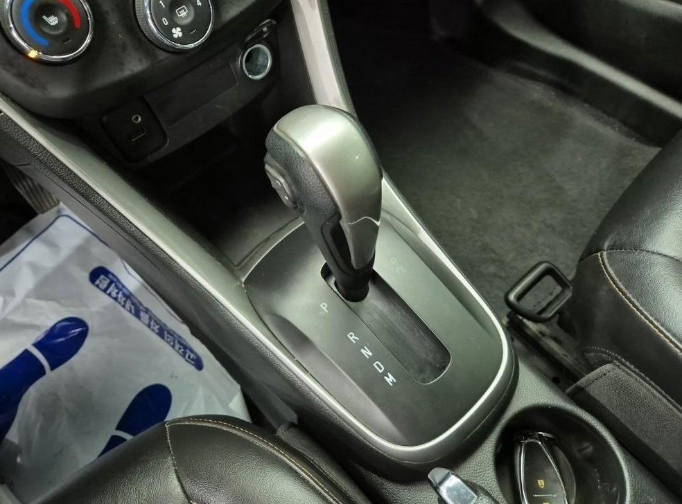 쉐보레 트랙스 가솔린 1.4 LT 사진 8
