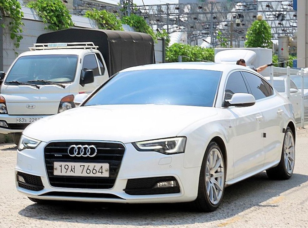 아우디 A5 35 TDI 콰트로 스포츠백 사진 2