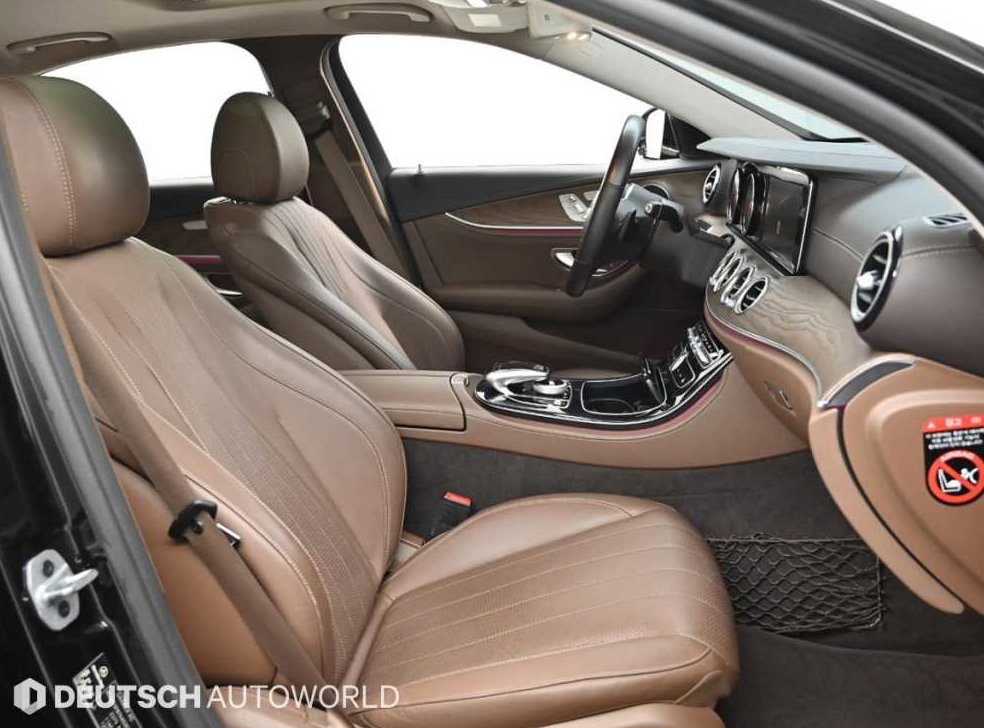 벤츠 E 클래스 E220d 4MATIC 익스클루시브 사진 10