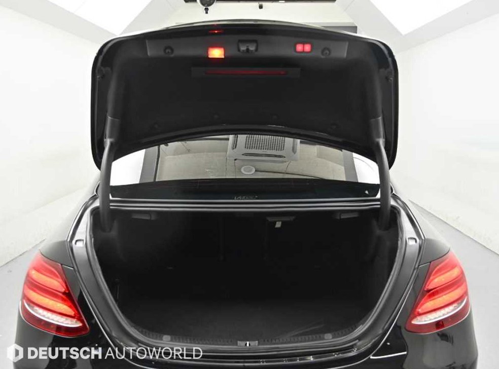 벤츠 E 클래스 E220d 4MATIC 익스클루시브 사진 19