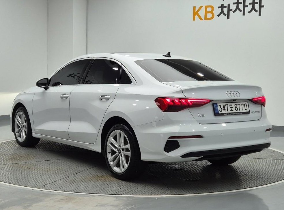 아우디 A3 40 TFSI 사진 2