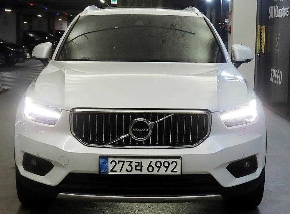 볼보 XC40 B4 AWD 인스크립션 사진 2