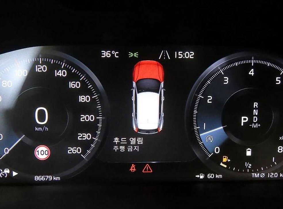볼보 XC40 B4 AWD 인스크립션 사진 9