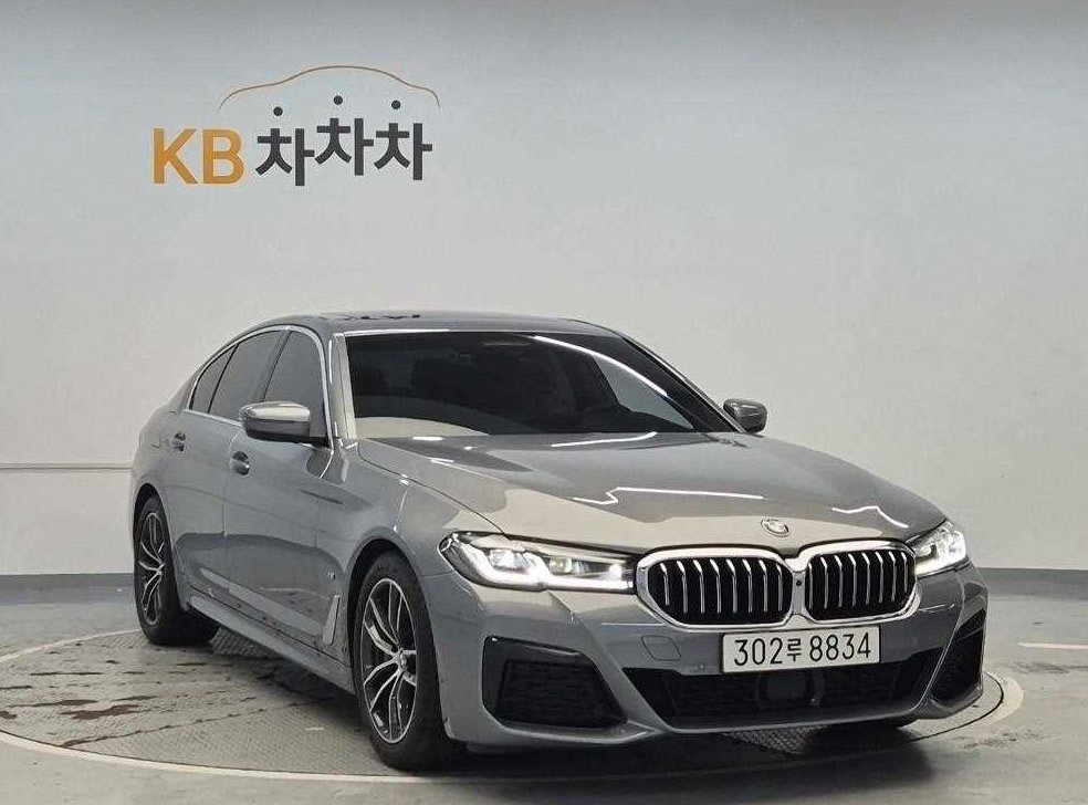 BMW 5시리즈 520i M 스포츠 사진 4