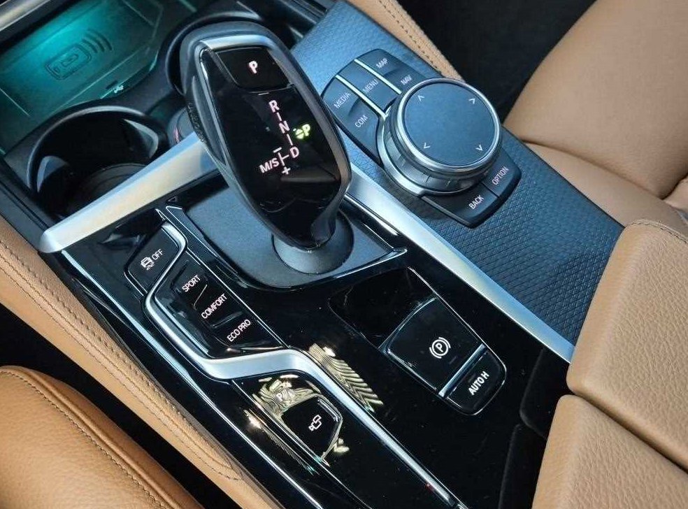 BMW 5시리즈 520i M 스포츠 사진 8