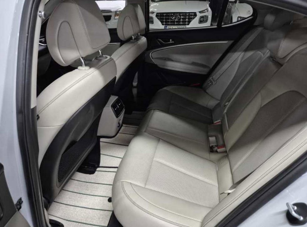 제네시스 G70 2.0T 사진 10