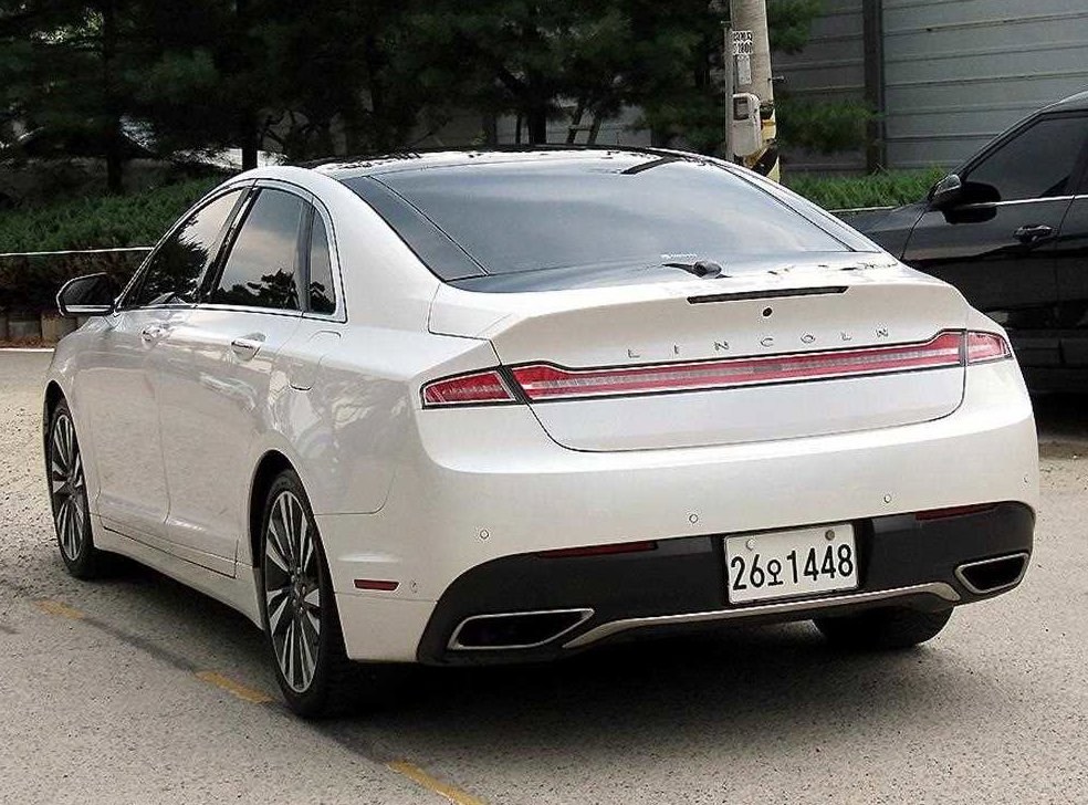 링컨 MKZ 리저브 300A FWD 사진 3