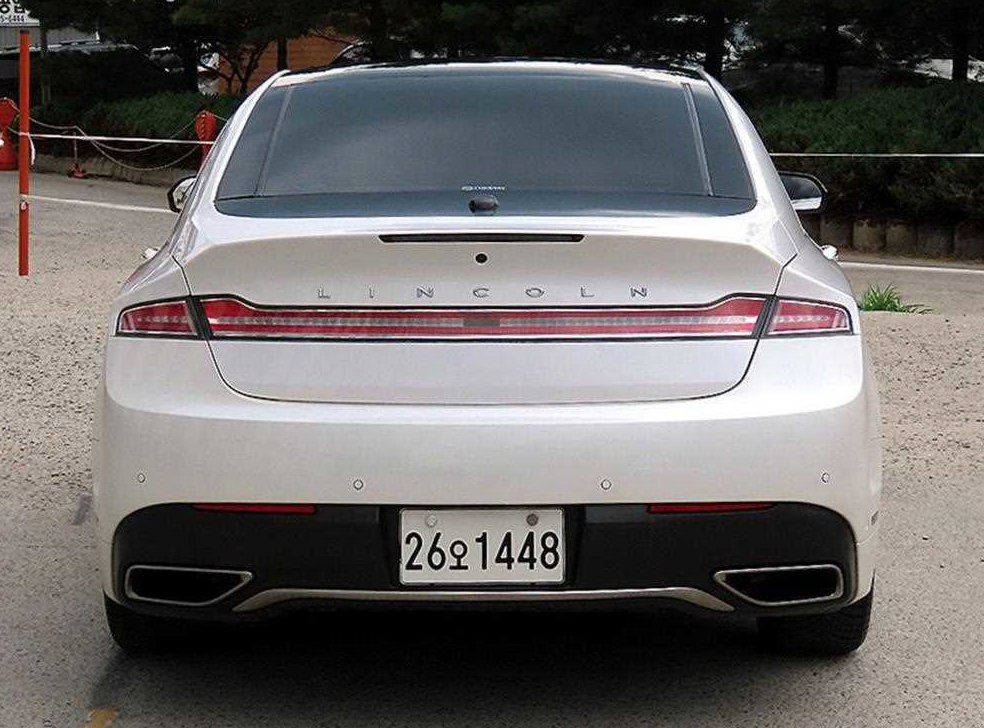 링컨 MKZ 리저브 300A FWD 사진 4