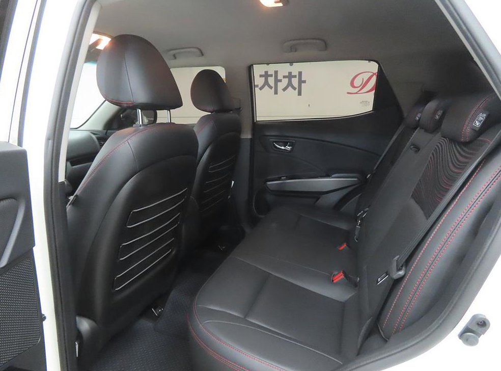 KG모빌리티(쌍용)  티볼리 4WD 가솔린 1.6 IX 사진 6