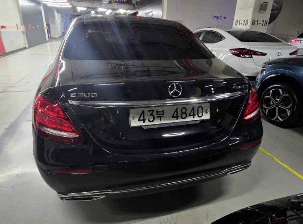벤츠 E 클래스 E300 4MATIC 익스클루시브 사진 5