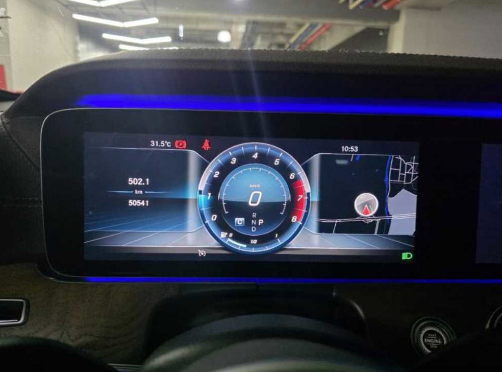 벤츠 E 클래스 E300 4MATIC 익스클루시브 사진 9